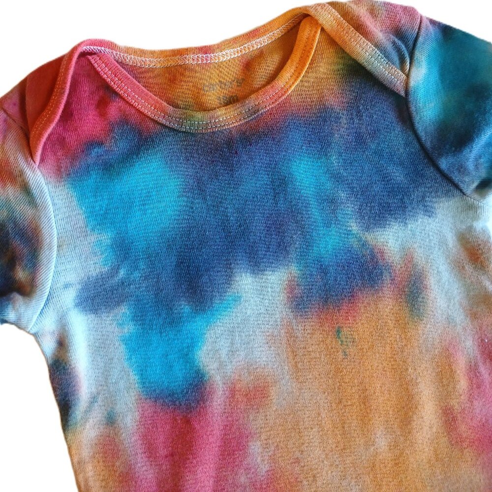 Tie Dye Baby Bodysuit With Abstract Pattern in Blue Red Orange 18 Months NWT - Picture 13 of 16